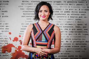 Demi Lovato prisipažino, kad šlapinosi ir rūkė žolę baseine