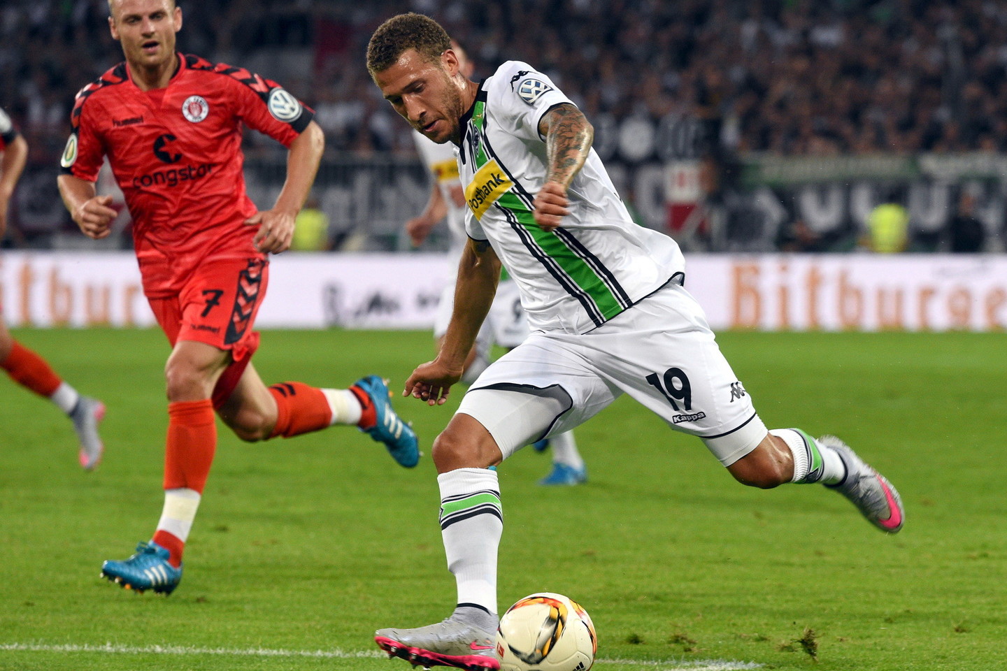 Menchengladbacho „Borussia“ triuškino varžovus.