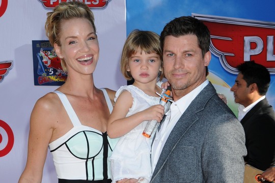 Aktorė Ashley Scott ir Steve Hartas susilaukė antrojo vaiko