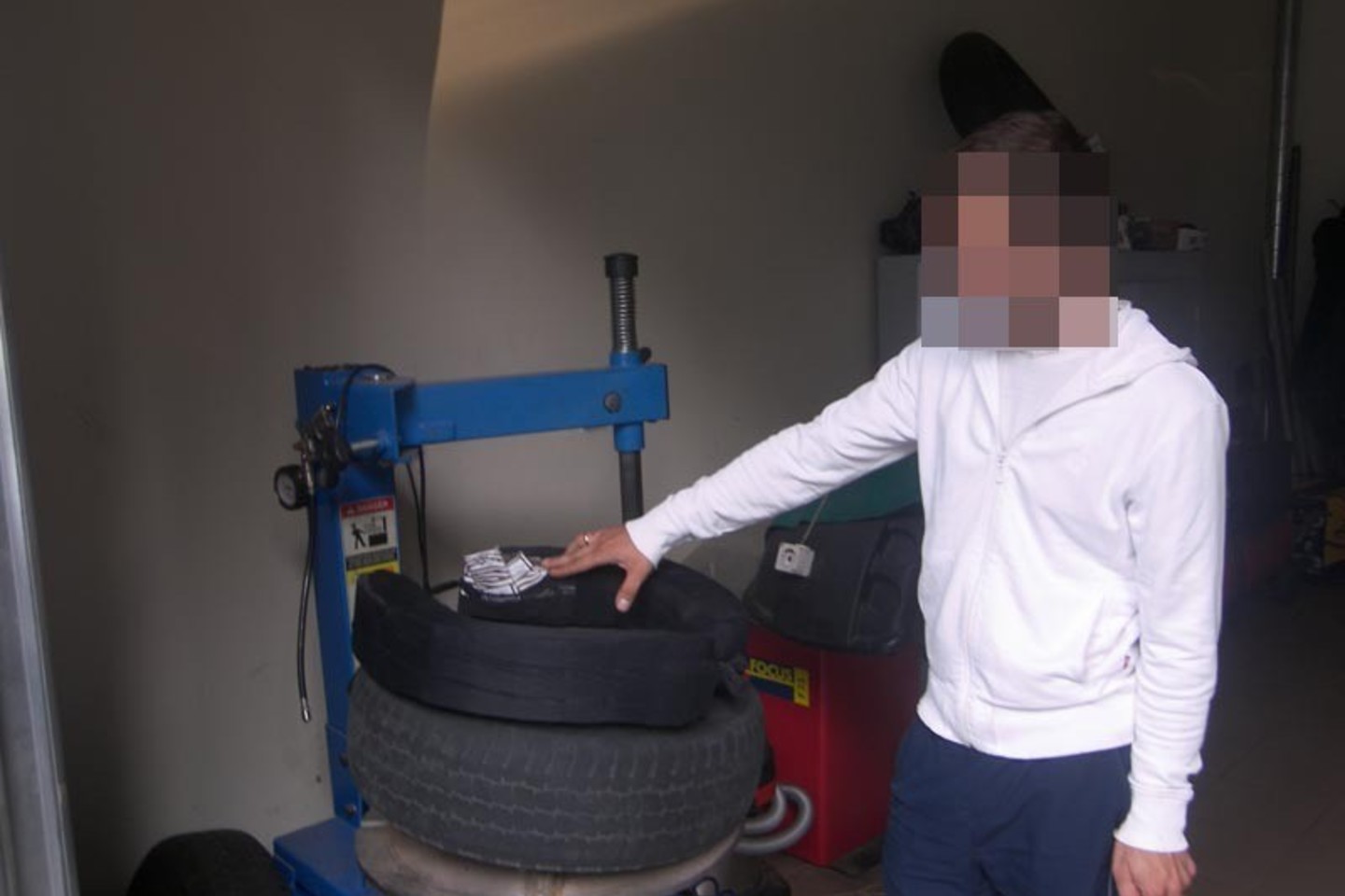 Kontrabandą mašinų ratuose vežę baltarusiai nepergudravo Dzūkijos pasieniečių.