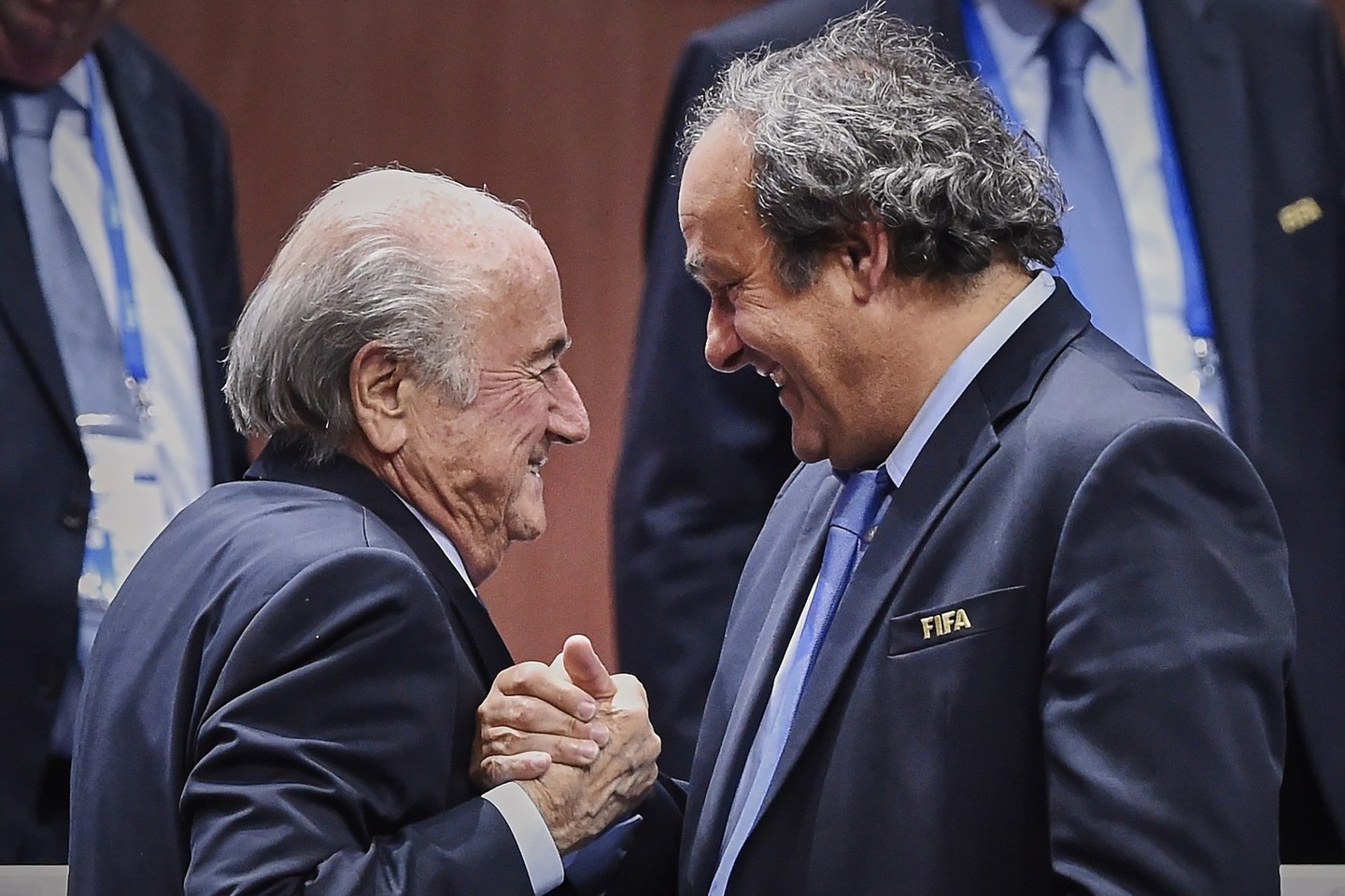 S.Blatteris visai neseniai spaudė ranką M.Platini.