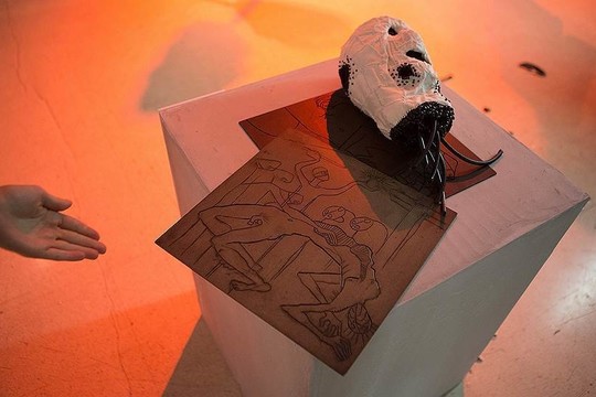 Stačiatikių aktyvistai nusiaubė parodą Maskvos „Manieže“