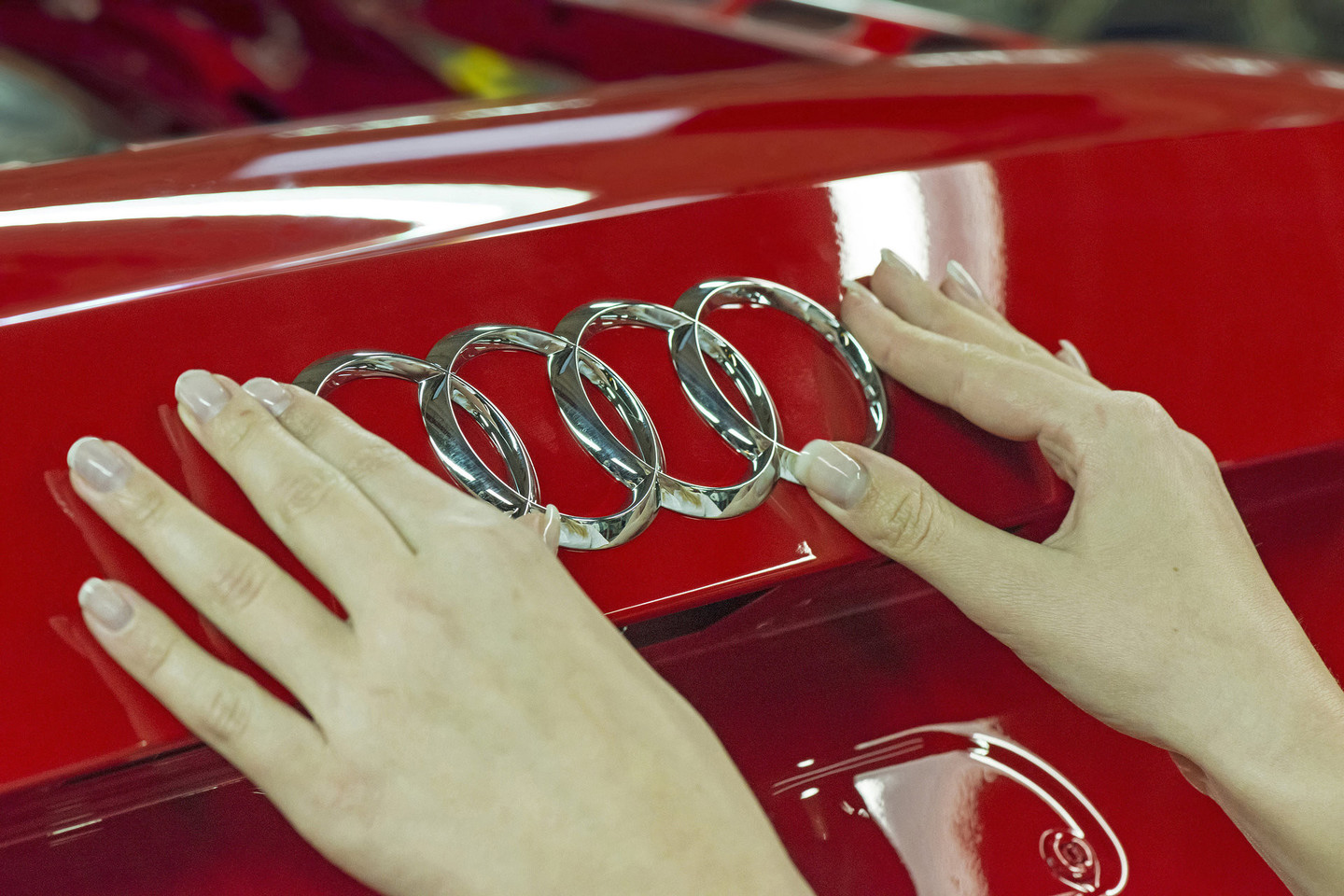 Planuojamas „Audi“ elektrinis visureigis galės nuvažiuoti net 500 km.