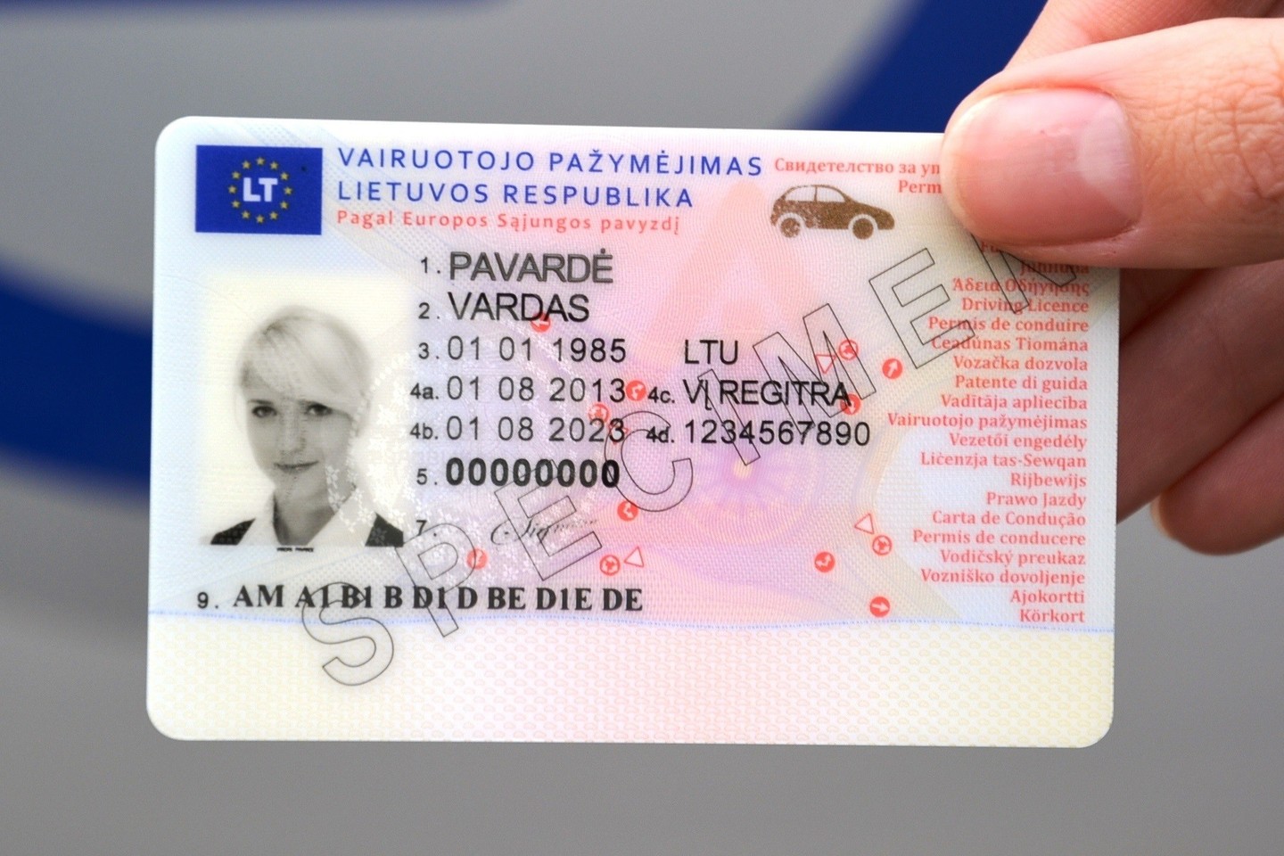 Vokietis 14 metų važinėjo su nusipirktu lietuvišku vairuotojo pažymėjimu.