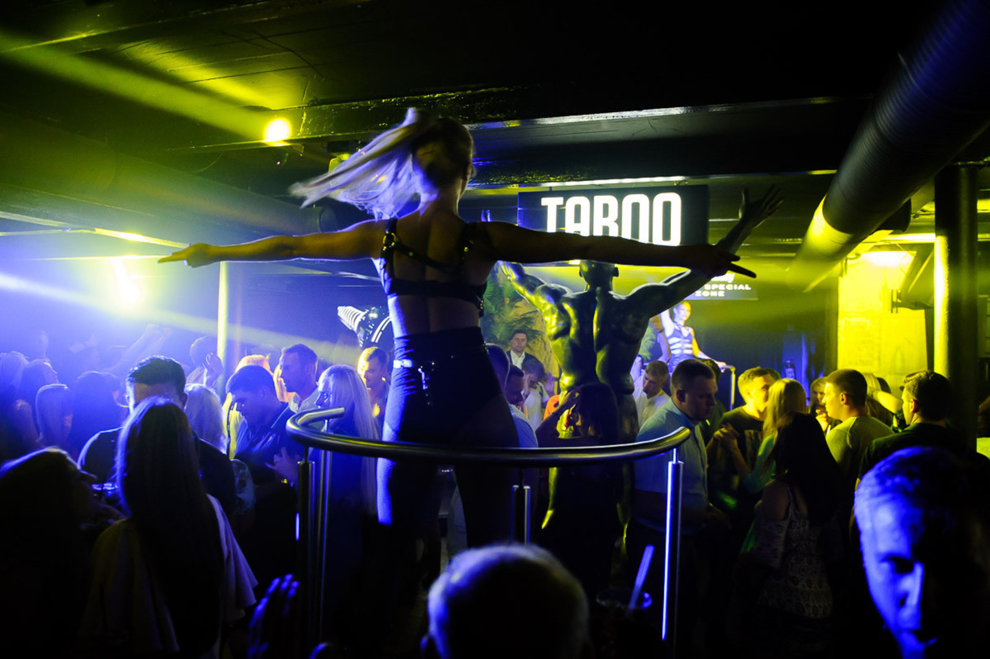Linksmybės naktiniame klube „Taboo“.<br>I.Jonelytės nuotr.