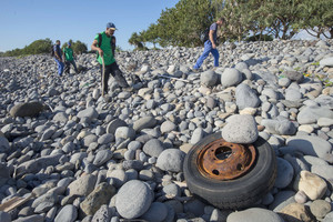 Prancūzija nutraukė lėktuvo nuolaužų paiešką prie Reunjono