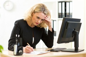 11 sveikatai kenkiančių įpročių, atsirandančių dirbant biure