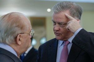 Kas tampo V. Putino bendražygio V. Jakunino vadeles?