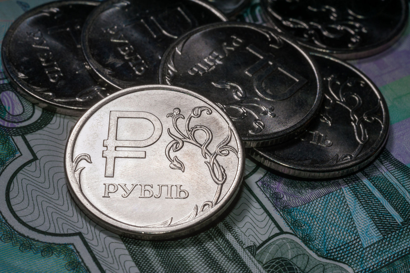 Moteris džiaugiasi, kad jai pavyko pasiekti savo tisklą ir iškelti virtualius trolius į viešumą.