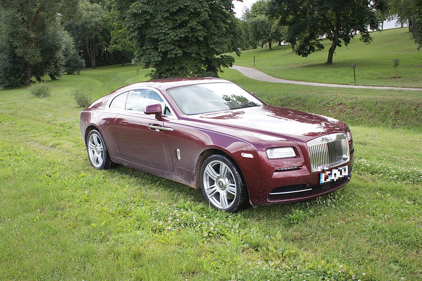 „Rolls-Royce Wraith“ modelio kaina – 290 tūkst. eurų.