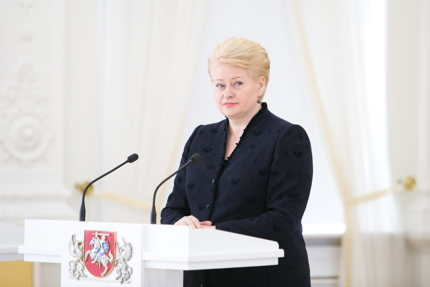 Atidarydama NATO centrą Latvijoje prezidentė perspėjo dėl propagandos pavojaus.