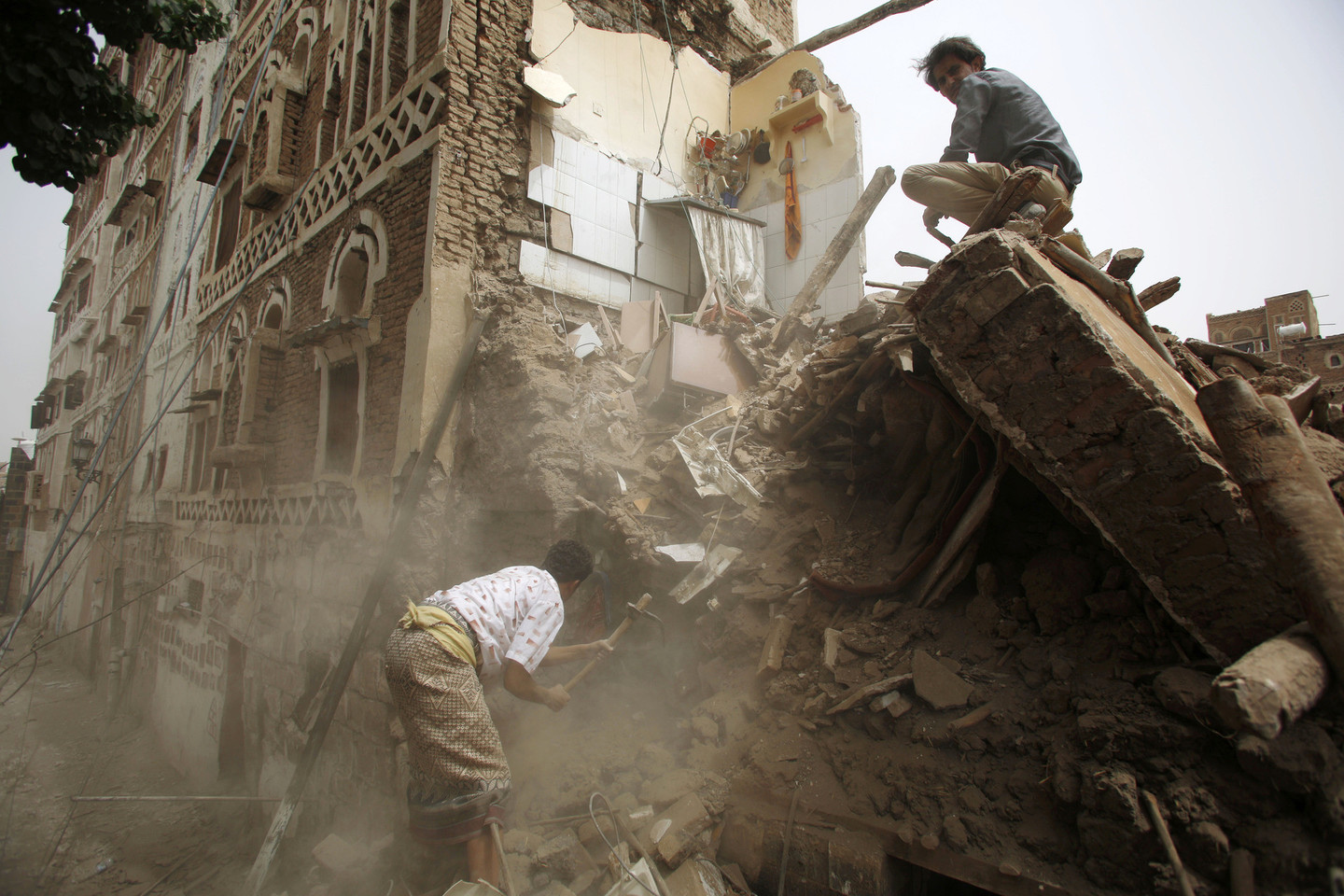 JT humanitarinės pagalbos vadovas pasmerkė Saudo Arabijos įvykdytą „nepriimtiną“ Jemeno uosto bombardavimą.