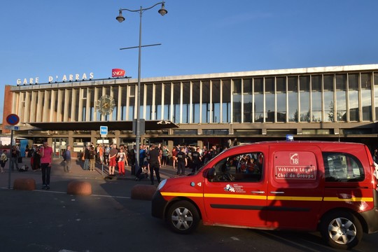 Prancūzijoje – ginkluotas išpuolis, sužeisti 3 žmonės