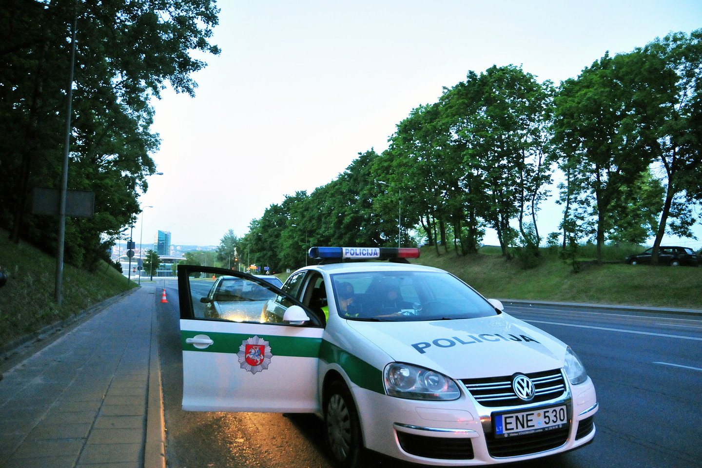 Policijos pareigūnai ieškojo dingusios merginos.