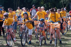 Vaikai, sergantys cukriniu diabetu, išsiruošė į dviračių žygį