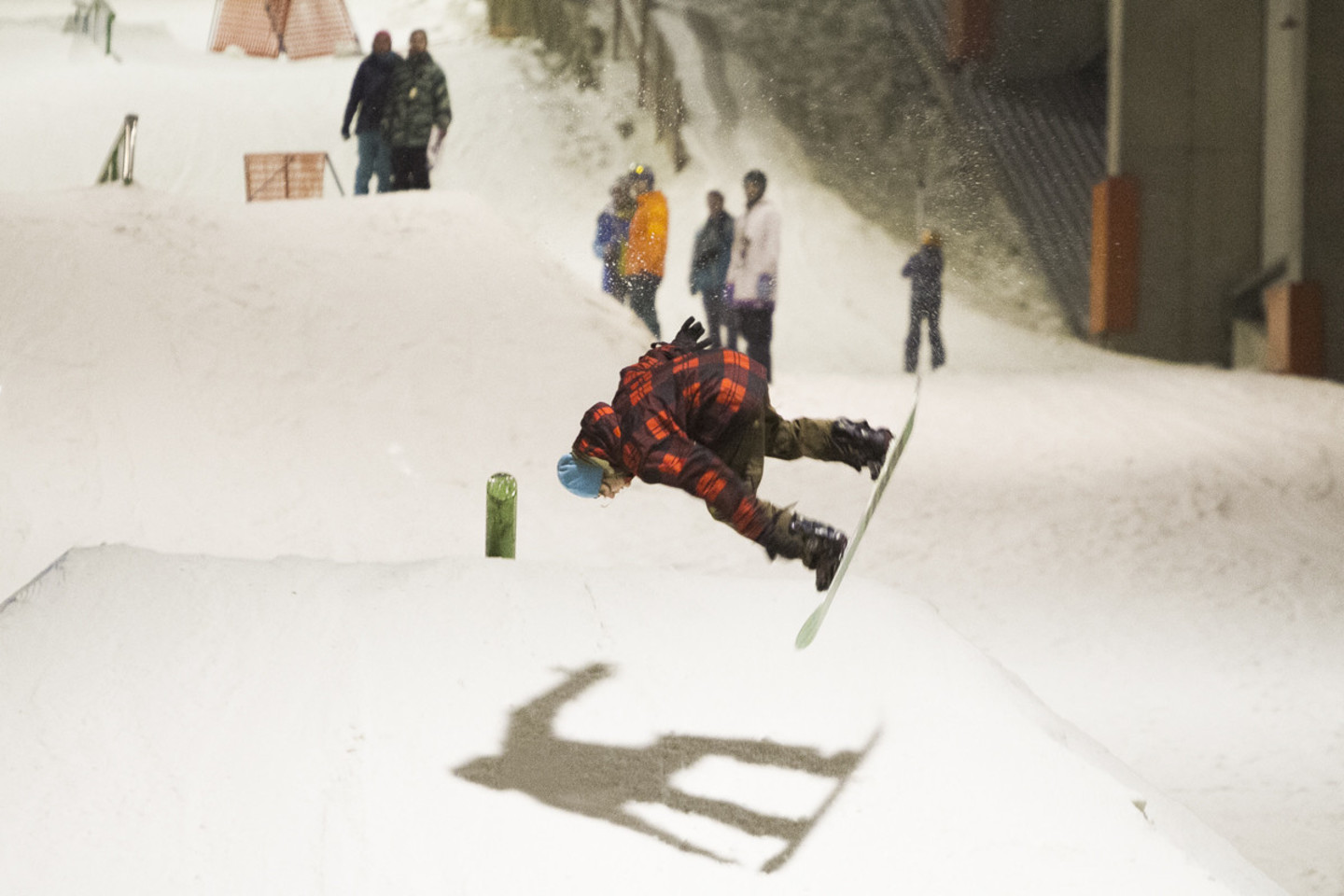 Po „Snow Summer JAM 2015“ varžybų vyks naktinis slidinėjimo seansas, veiks naktinė kartingų trasa ir bus galima išbandyti ekstremalų šuolį nuo „Snow Arenos“ stogo.