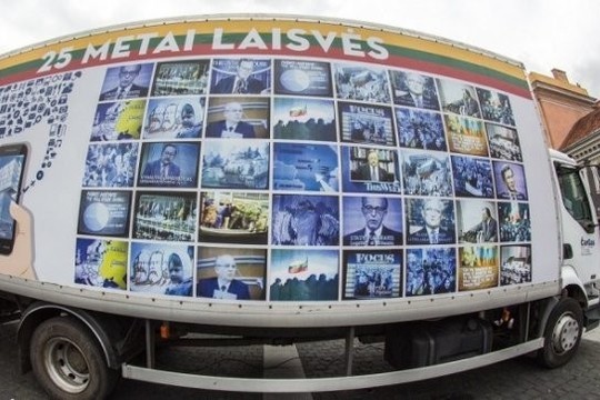 Mobili J.Meko kino galerija: 2200 km, 13 miestų, 3000 lankytojų