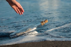 Aptikta kol kas seniausia žinutė butelyje: jai 108 metai