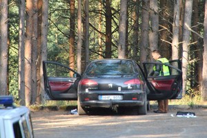 Kontrabandininkų gaudynėse – mirtinas šūvis, ieškoma 3 asmenų