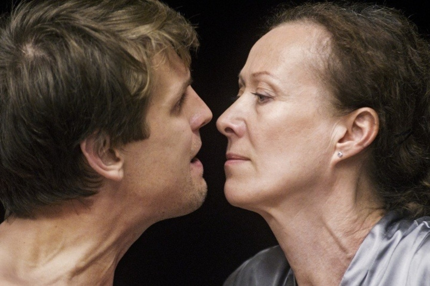 Scena iš spektaklio „Žuvėdra“.