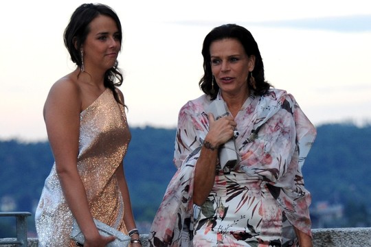 Pašėlusios Monako kunigaikštytės dukra irgi suka klystkeliais?