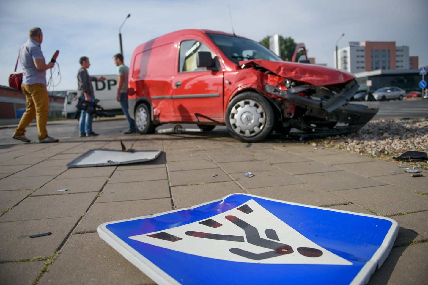 Per avariją Vilniuje nukentėjo šeima – vyras, nėščia moteris ir vaikas.