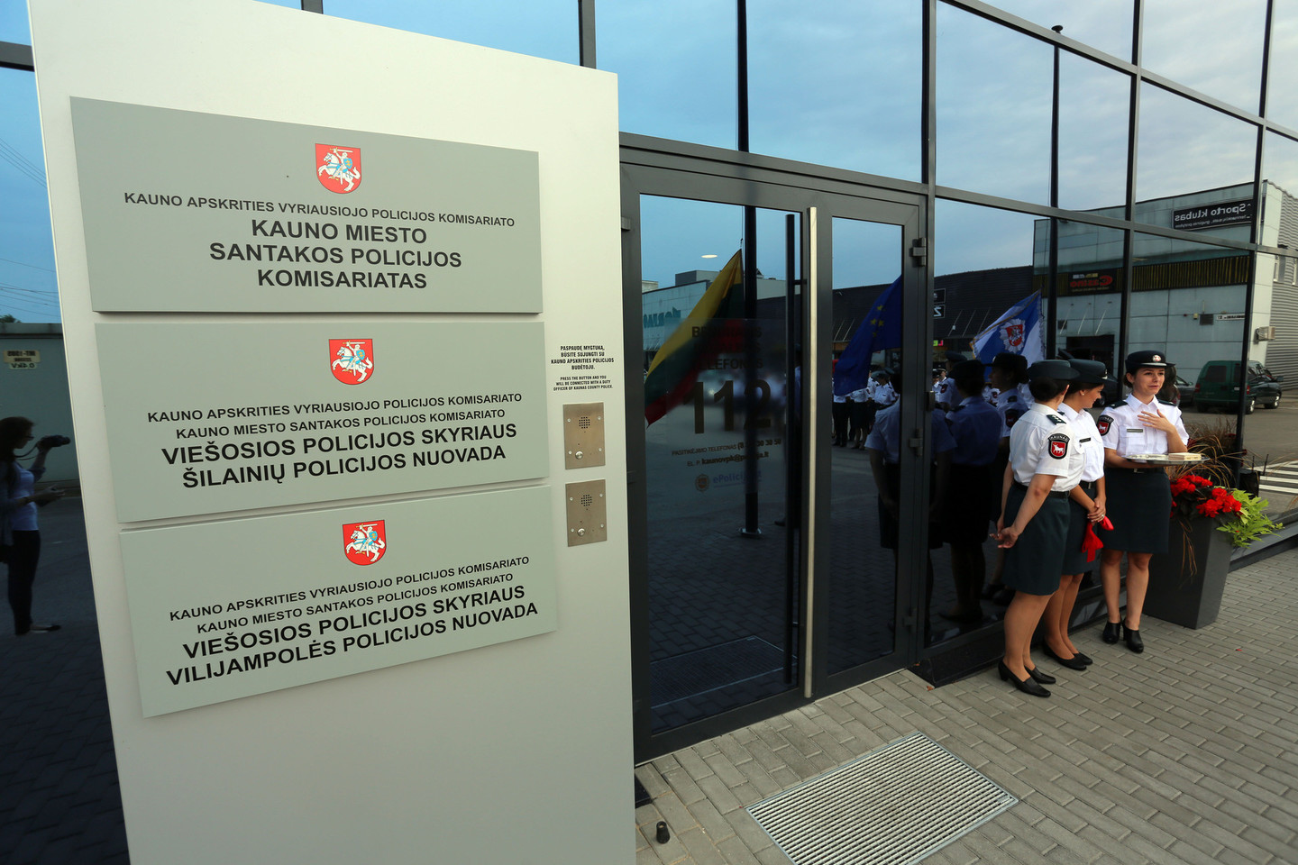 Kaune duris atvėrė viena moderniausių šalyje policijos įstaigų – Santakos policijos komisariatas.<br>P. Mantauto nuotr.