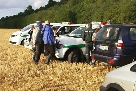 Dingusios mergaitės mama: „Gal kažkas ją slepia“