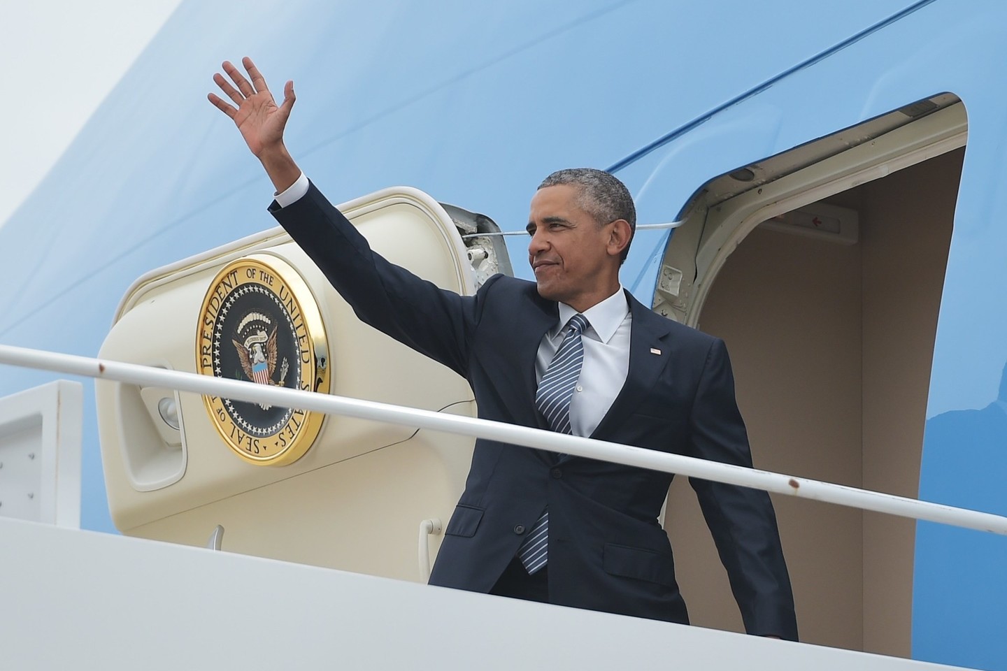 B. Obama išvyko oficialaus vizito į Aliaską.
