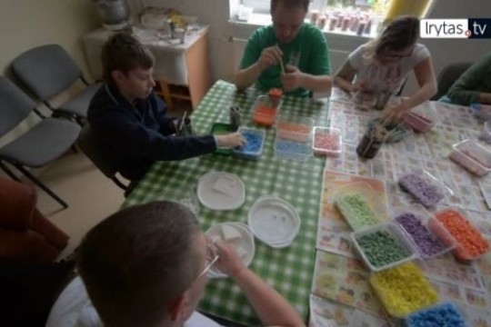 Neįgaliesiems vis dar reikia įrodinėti savo teises visuomenėje