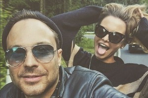 Išsiskyręs su A. Ditkovskyte, A. Čiadovas laiką leidžia su kita