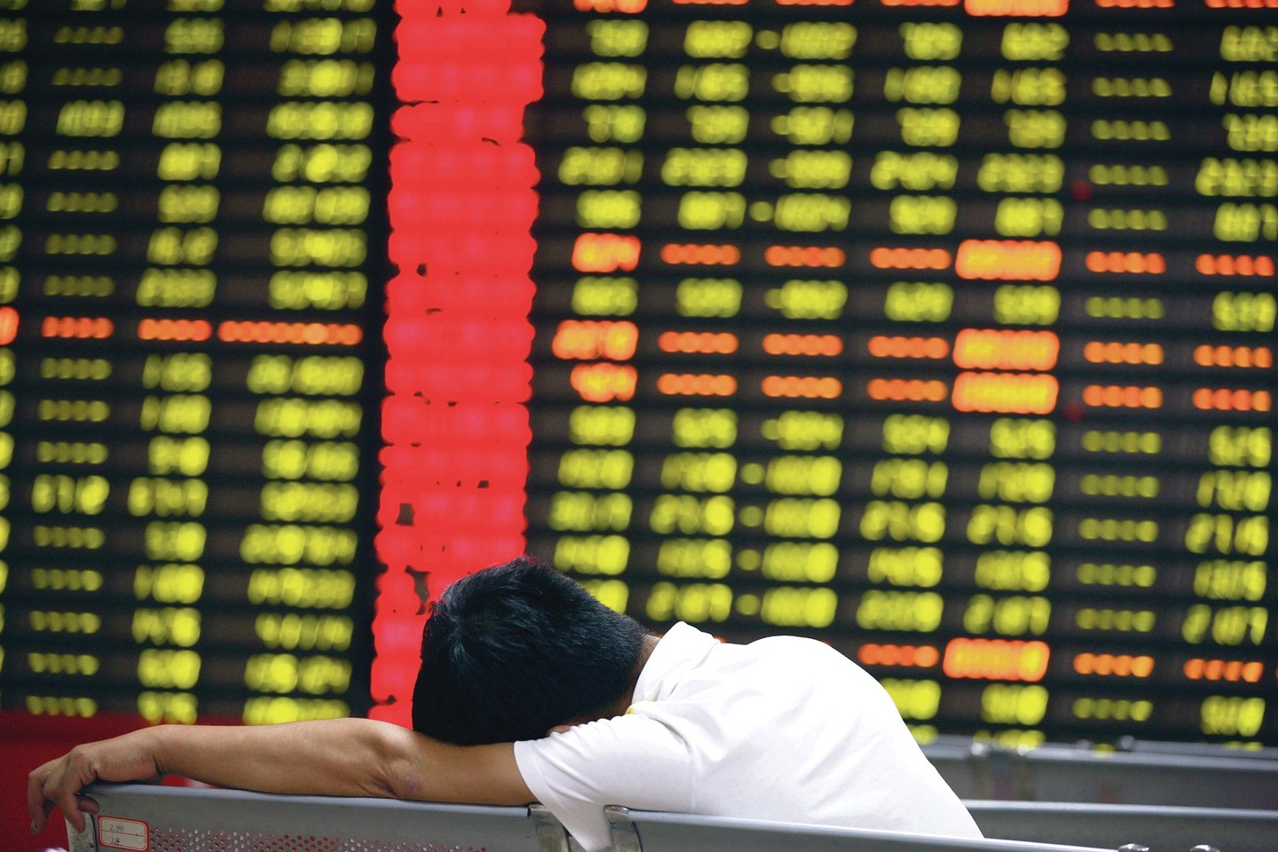 Juodąjį pirmadienį, rugpjūčio 24-ąją, ir iškart antradienį po jo sprogęs burbulas Šanchajaus akcijų rinkoje supurtė finansų pasaulį.