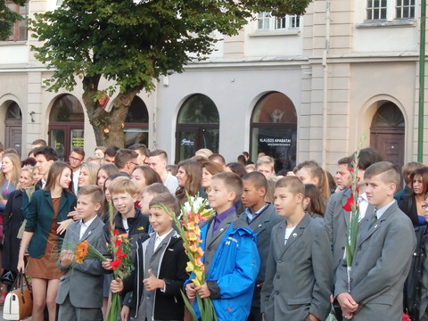 Rugsėjo pirmoji Klaipėdoje – Lietuvininkų aikštėje, prie Martyno Mažvydo paminklo.<br>A.Pilaitienės nuotr.