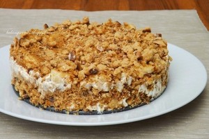 Visų išgirtas bananų ir meduolių pyragas, kurio nereikia kepti