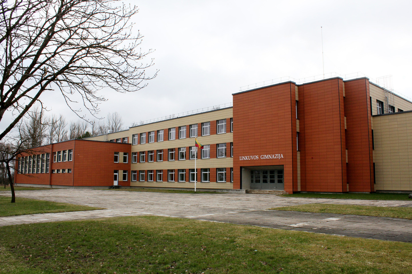 Linkuvos gimnazijoje budėjusį sargą Š.Žemaitis nužudė 2013-ųjų balandžio mėnesį.<br>R.Vitkaus nuotr.