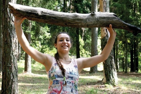 Gražuolė su bulvių maišu ant peties – iš Obelių vaikų namų