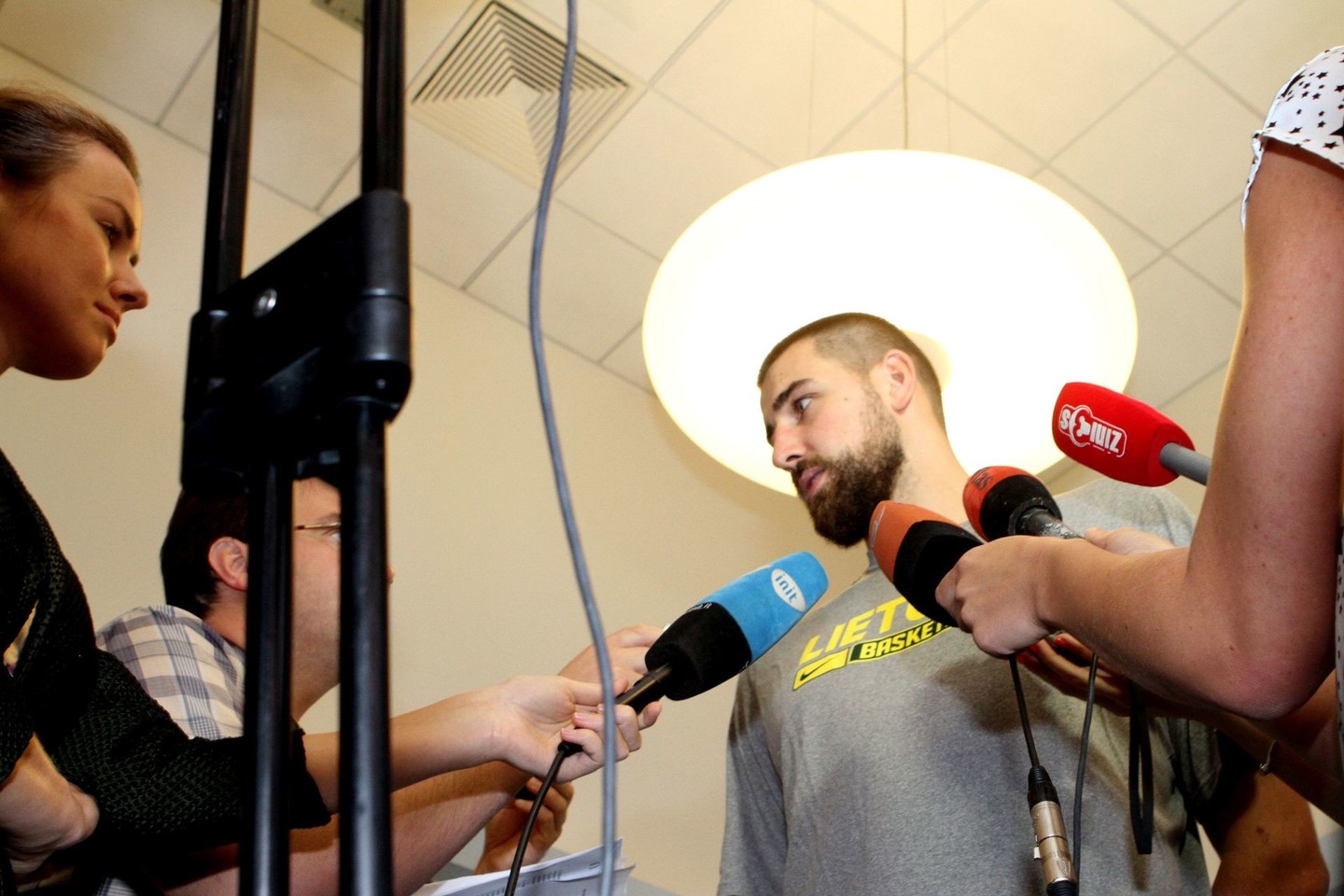 J.Valančiūnas ir jo komandos draugai prieš išvykdami Europos čempionatą, susitiko su žiniasklaidos atstovais Kaune.