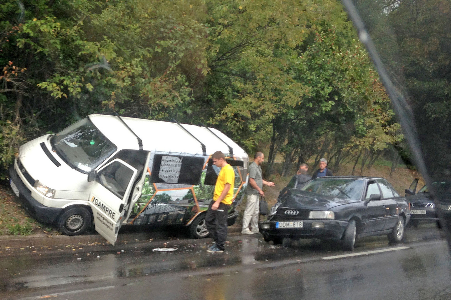 Maža avarija Vilniuje sukėlė didelę transporto spūstį.