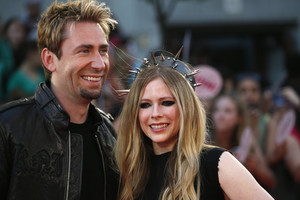 Skiriasi A. Lavigne ir „Nickelback“ vokalistas Ch. Kroegeris