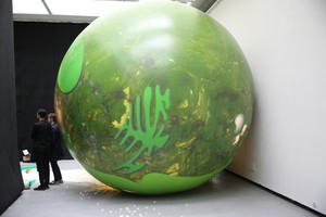 Baltijos trienalė: kalnai, seilių muzika ir energetikos grožis