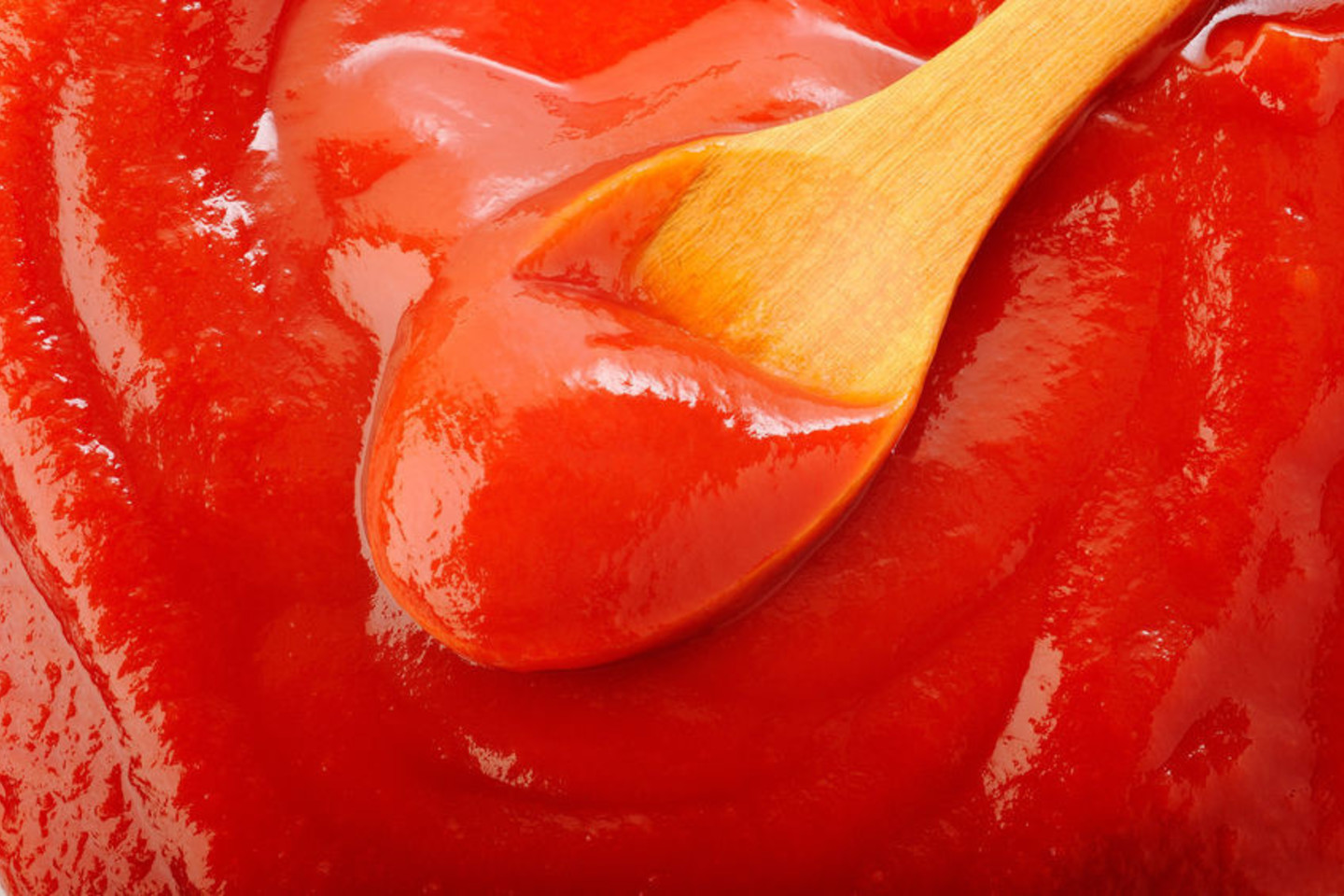 Kečupu galima ne tik gardinti valgius – jis praverčia ir buityje.<br>123rf nuotr.