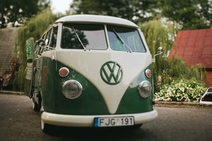 Hipių laikus menantį „Volkswagen“ prikėlė iš rūdžių kalno