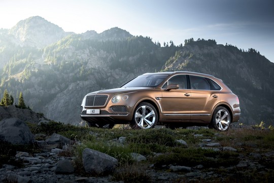 „Bentley“ pristatė prabangiausią pasaulyje visureigį