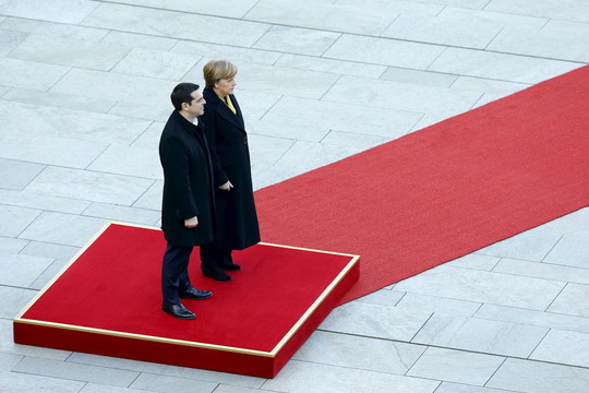 Graikija skolinga Europai pinigų, Europa Graikijai – save pačią