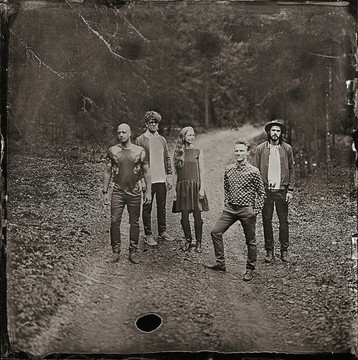 Latviai „The Sound Poets“ Vilniuje sugros ypatingą koncertą