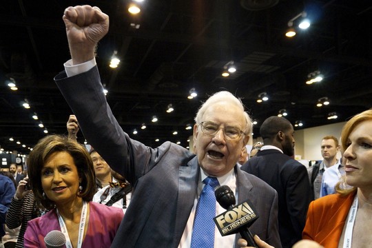 W. Buffettas ketina investuoti į JAV ekonomiką 32 mlrd. dolerių