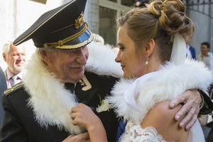 84-erių rusų aktorius Ivanas Krasko vedė 60 metų jaunesnę moterį