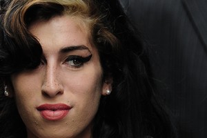 Amy Winehouse: svaigūs skrydžiai ir širdį veriantys nuopuoliai