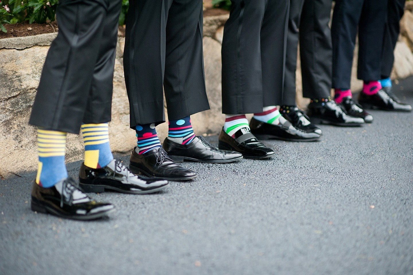 Tokios kojinės tikrai netiks einant į laidotuves ar renginį, kai privalu paisyti „black tie“ ar „white tie“ aprangos kodo. O visomis kitomis progomis idealiai tinka toks posakis: „nemūvėk kojinių, kurios yra linksmesnės nei pats“.