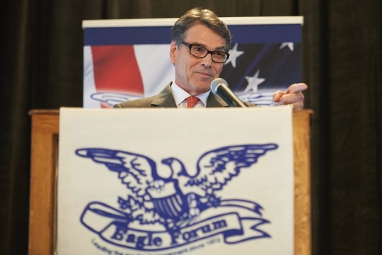 Kovoje dėl JAV prezidento posto – vienu varžovu mažiau